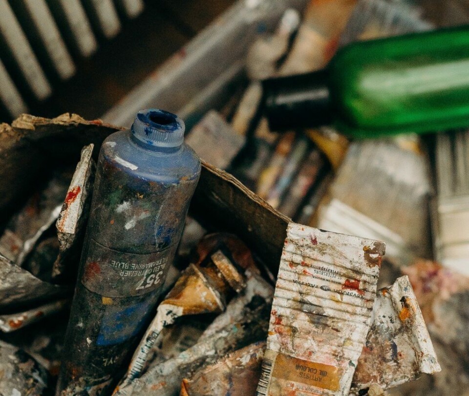 Innen 2035 skal vi materialgjenvinne 65 prosent av avfall fra næringsliv eller husholdninger. (Cottonbro Studio/Pexels)