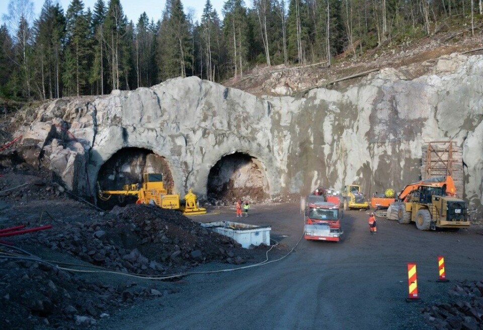 ARBEIDSULYKKER: Illustrasjonsbilde. Anleggsmaskiner var involvert i flere av fjorårets arbeidsulykker. (Foto: Bård Asle Nordbø/Statens vegvesen)
