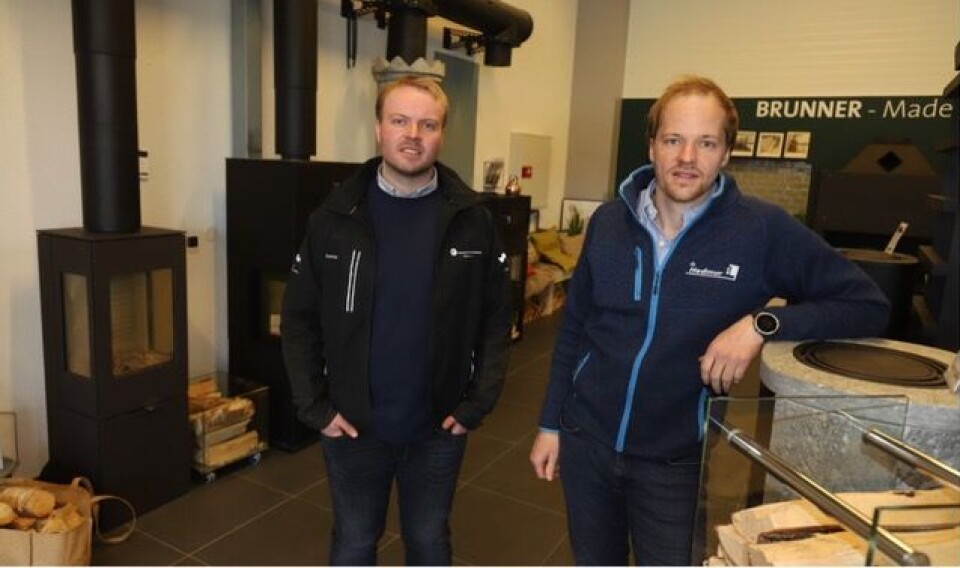 SLÅR SEG SAMMEN: Thomas Kristiansen fra Kristiansen Håndverksbedrift og Erik Larsen, daglig leder i Hedmark Murmesterforretning. De to entreprenørvirksomhetene i Kongsvingerregionen har slått seg sammen. (Foto: Hedmur)