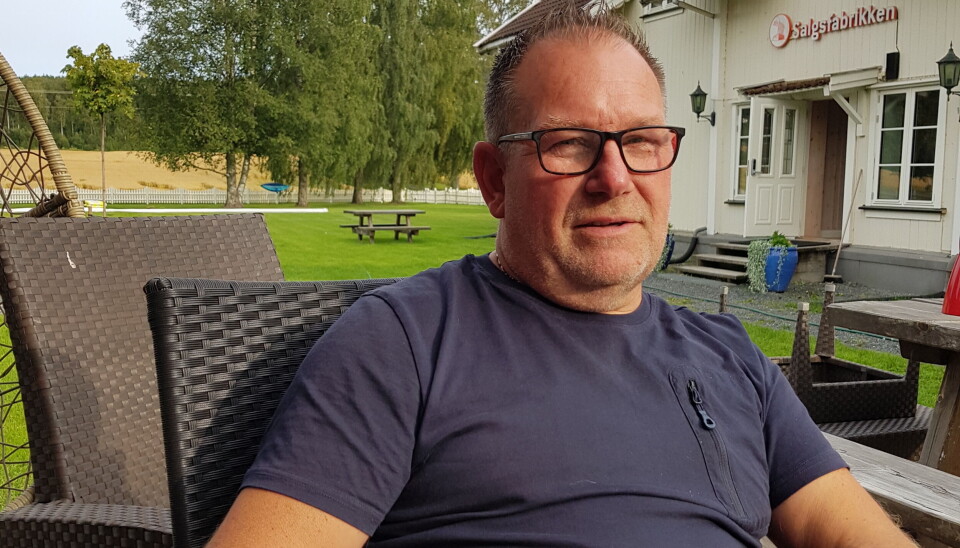 SØRGER FOR STRØM OG OVERNATTING : – Nå er det ganske travelt ja, sier Terje Holter som er mannskap på Grueturneringen for tiende år på rad.