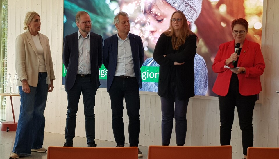 Paneldeltakerne var enige om at Innlandet Science Park er en viktig møteplass for næringslivet i Kongsvinger – og for tilflyttingen. Fra venstre: Pia Fischer, leder for Innlandet Science Park, Kongsvinger, Bård Tronvoll, leder for forsknings- og bærekraftsenteret Creds, Trond Hagerud, administrerende direktør i Mapei, Lise Selnes, stortingsrepresentant (Ap) og Elin Såheim Bjørkli, ordfører i Kongsvinger.